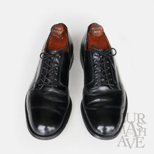 Load image into Gallery viewer, 1960's "U.S.N" SERVICE SHOES (SZ 9)