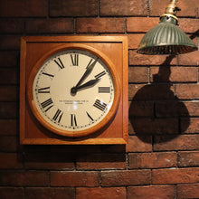 画像をギャラリービューアに読み込む, VINTAGE "THE STANDARD ELECTRIC TIME CO." WALL CLOCK