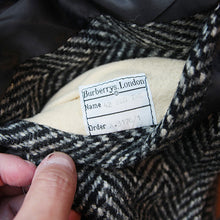 画像をギャラリービューアに読み込む, MADE IN ENGLAND VINTAGE "BURBERRYS" IRISH TWEED WOOL COAT