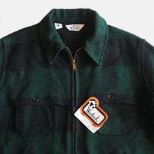 Load image into Gallery viewer, N.O.S 1980's "WOOLRICH" MACKINAW WOOL JACKET (X-LARGE)