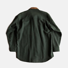 Load image into Gallery viewer, OLD "WOOLRICH" WOOL L/S SHIRT WITH LEATHER PATCH (SZ MEDIUM / GOOD CONDITION)