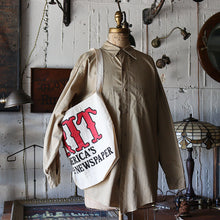 Load image into Gallery viewer, ~1950's "FULL CUT" COTTON WARK SHIRT (SZ LARGE / MINT CONDITION)