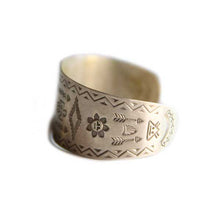 Load image into Gallery viewer, VINTAGE "NAVAJO" SILVER BANGLE