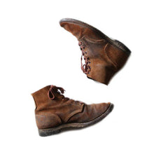 Load image into Gallery viewer, 1940's "USN" ROUGH OUT BOOTS (9 E)