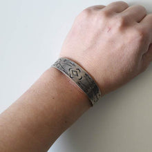 Load image into Gallery viewer, ~ 1940's "NAVAJO" SILVER BANGLE