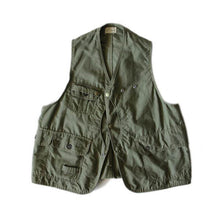Load image into Gallery viewer, ~ 1960's "LLBEAN" OLIVE DRAB HALFMOON FISHING VEST (MEDIUM)