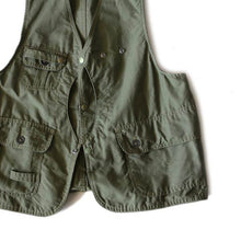 Load image into Gallery viewer, ~ 1960's "LLBEAN" OLIVE DRAB HALFMOON FISHING VEST (MEDIUM)