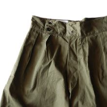 Load image into Gallery viewer, NOS 1950's ~ SHORTS OLIVE DRAB GURKHAS (W33)