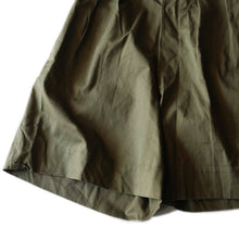 Load image into Gallery viewer, NOS 1950's ~ SHORTS OLIVE DRAB GURKHAS (W33)