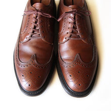 Load image into Gallery viewer, OLD "HANOVER" WINGTIP LEATHER SHOES GOOD CONDITION (9 1/2)