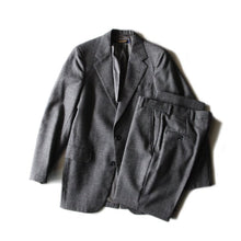 Load image into Gallery viewer, "BROOKS BROTHERS" WOOL SET UP SUIT (SMALL)