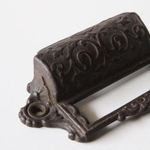 Load image into Gallery viewer, ANTIQUE METAL HANDLE OF DRAWER