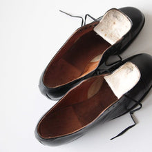 Load image into Gallery viewer, WW1 "USVA" STRAIGHT TIP MIRLITARY SERVICE SHOES (9C)