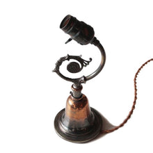画像をギャラリービューアに読み込む, ANTIQUE JAPANNED WALL SCORN LAMP