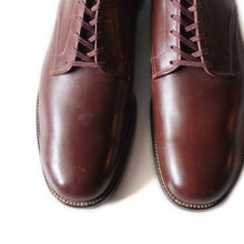 Load image into Gallery viewer, 1940's "USARMY" LEATHER SHOES MINT CONDITION (10 HALF A)