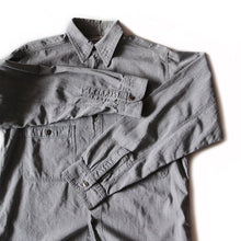 Load image into Gallery viewer, 1940's "JCPENNEY" GRAY CHAMBRAY SHIRT (MEDIUM)