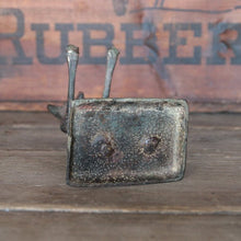 Load image into Gallery viewer, ANTIQUE CASTIRON FOX ORNAMENT