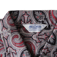 Load image into Gallery viewer, NOS 1960's "WASH WEAR" PAISLEY COTTON S / S BOX SHIRT (LARGE)