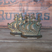 Load image into Gallery viewer, ANTIQUE CASTIRON BOOK END