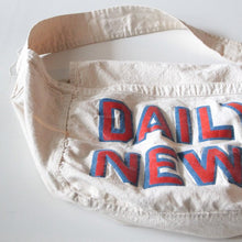 Load image into Gallery viewer, 1950's "CHICAGO DAILY NEWS" NEWS PAPER CANVAS BAG (MINT CONDITION)