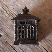 画像をギャラリービューアに読み込む, ANTIQUE CAST IRON PENNY BANK