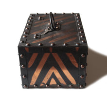 画像をギャラリービューアに読み込む, ANTIQUE "ERIE ART METAL CO." JAPANNED STRONG BOX