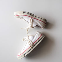 Load image into Gallery viewer, 1960's "BATA BULLETS" BASKETBALL CANVAS SHOES ONE WASH (9 1/2)