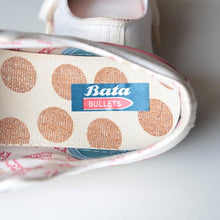 Load image into Gallery viewer, 1960's "BATA BULLETS" BASKETBALL CANVAS SHOES ONE WASH (9 1/2)