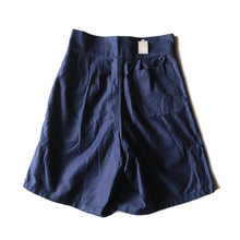 Load image into Gallery viewer, NOS ITALY NAVY MILITARY SHORTS (UNISEX W28)