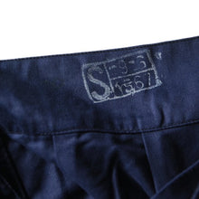 Load image into Gallery viewer, NOS ITALY NAVY MILITARY SHORTS (UNISEX W28)