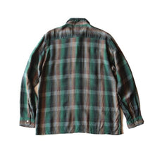 Load image into Gallery viewer, ~ 1960's "TOWNCRAFT" RAYON BOX SHIRT (LARGE)
