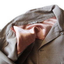 Load image into Gallery viewer, 1950's "KORET" RAYON BOX SHIRT (LARGE)