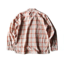 Load image into Gallery viewer, 1960's "SPORTSWEAR" PRINT FLANNEL BOX SHIRT (LARGE)