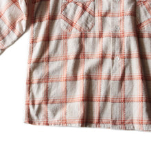 Load image into Gallery viewer, 1960's "SPORTSWEAR" PRINT FLANNEL BOX SHIRT (LARGE)