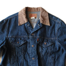 Load image into Gallery viewer, OLD "LEVI'S" 70504 DENIM JACKET MINT CONDITION (44 LARGE)
