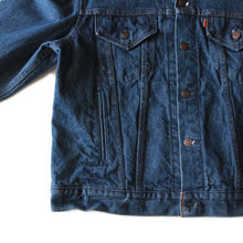 Load image into Gallery viewer, OLD "LEVI'S" 70504 DENIM JACKET MINT CONDITION (44 LARGE)