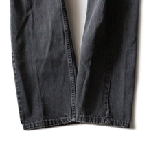 Load image into Gallery viewer, 1990's "LEVI'S" 505 BLACK DENIM PANTS (W31)