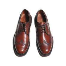 Load image into Gallery viewer, OLD "BROOKS BROTHERS" LEATHER WING TIP SHOES (10C)
