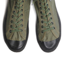 Load image into Gallery viewer, 1945's "USARMY" TRAINING SHOES (9) MINT CONDITION