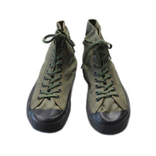 Load image into Gallery viewer, 1945's "USARMY" TRAINING SHOES (9) MINT CONDITION