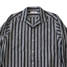 Load image into Gallery viewer, 1960's STRIPE COTTON BOX SHIRT (LARGE) MINT CONDITION