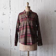 Load image into Gallery viewer, 1960's "SCOTCHGARD" COTTON CHECK PULLOVER BDSHIRT (LARGE)