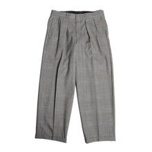 Load image into Gallery viewer, OLD GLEN CHECK TWO TUCK SLACKS (W32)