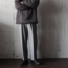 Load image into Gallery viewer, OLD GLEN CHECK TWO TUCK SLACKS (W32)