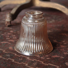 画像をギャラリービューアに読み込む, VINTAGE AMBER GLASS SHADE