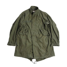 Load image into Gallery viewer, 1980's "USARMY" M-65 FISH TAIL PARKA (SMALL-REG)