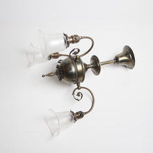 画像をギャラリービューアに読み込む, ANTIQUE BRASS 3 ARM CEILING LAMP WITH 3 SHADES