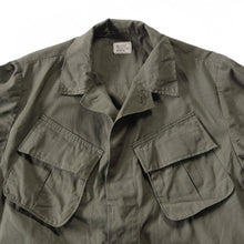 Load image into Gallery viewer, NOS 1960's "USARMY" JUNGLE FATIGUE JACKET (SMALL-REG)