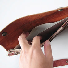 Load image into Gallery viewer, NOS LEATHER TRACKER WALLET