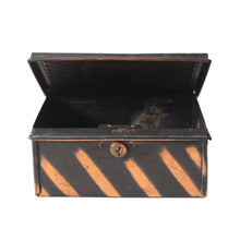 画像をギャラリービューアに読み込む, ANTIQUE JAPANNED METAL STRONG BOX